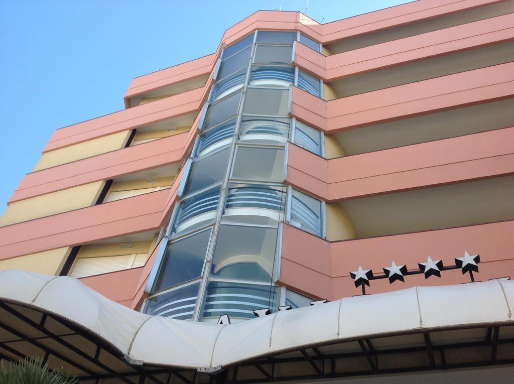 David Hotel